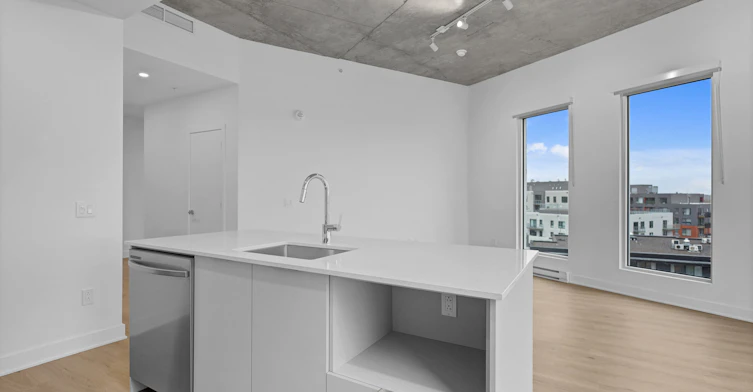 5070 Paré Rue, Montréal, QC, H4P 0E4 - 4