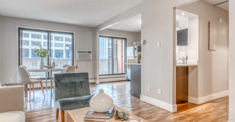 FEED-123 10 Avenue Southwest, Calgary, AB, T2R 1K8 - 8