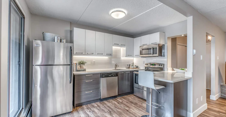 FEED-123 10 Avenue Southwest, Calgary, AB, T2R 1K8 - 4