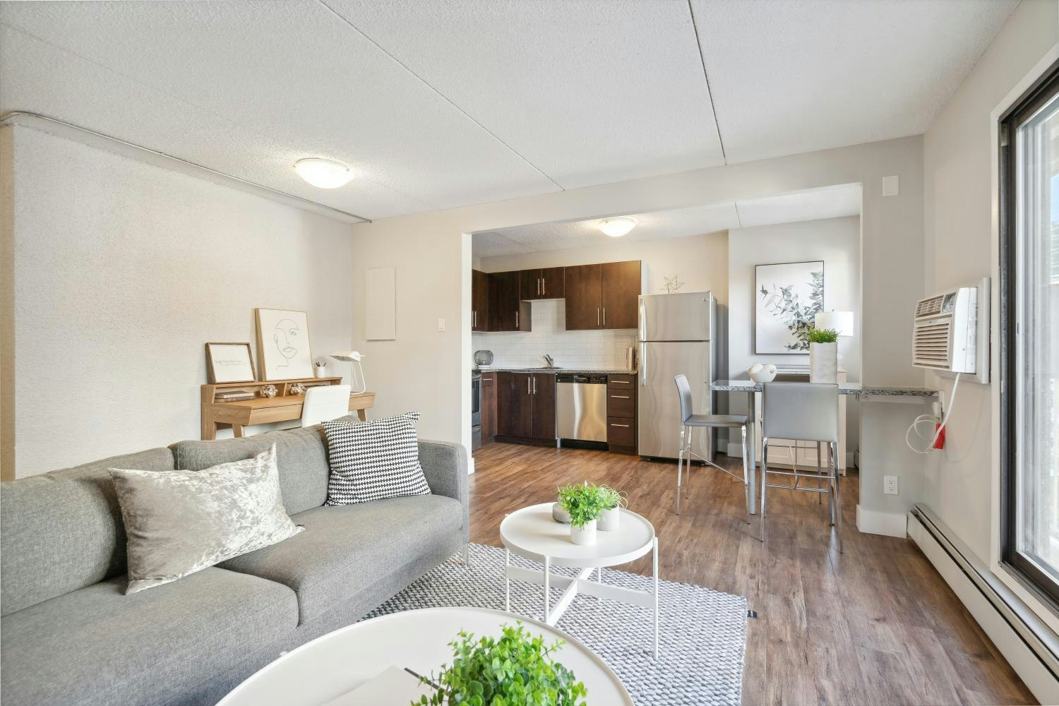 123 10 Avenue Southwest, Calgary, AB, T2R 1K8 - 4