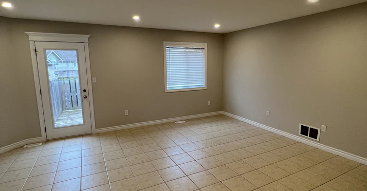 47 Pettitt Drive, Guelph, ON, N1E 0A7 - 4