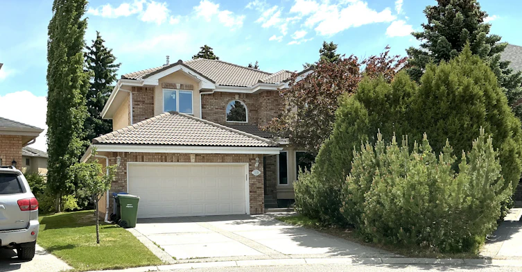 113 Patterson Mount Sw, Calgary, AB, T3H 3A8