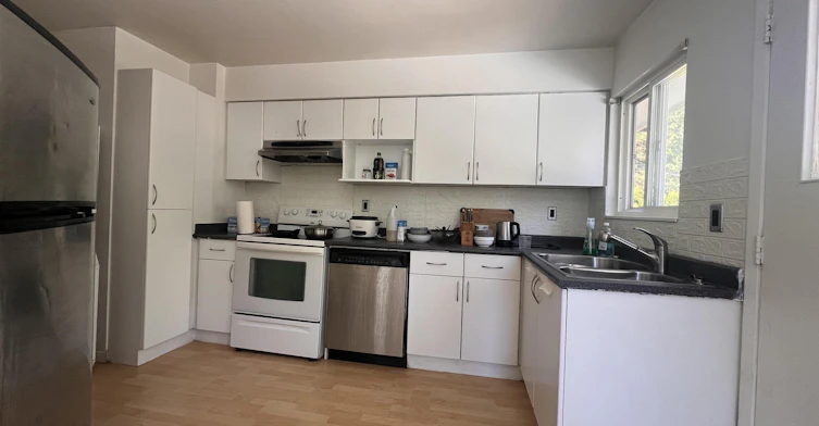 7566 Kraft Place, Burnaby, BC, V5A 2A1 - 4