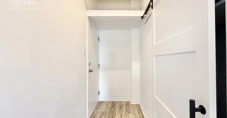 303-75 Kensington Avenue, Toronto, ON, M5T 2K2 - 8