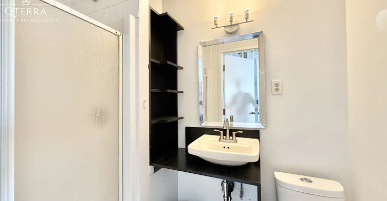 301-75 Kensington Avenue, Toronto, ON, M5T 2K2 - 5