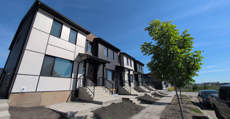 8123 Lois Argue Road, Edmonton, AB, T5G 3K6