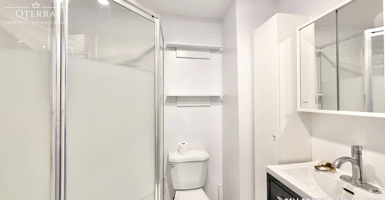 206-75 Kensington Avenue, Toronto, ON, M5T 2K2 - 3