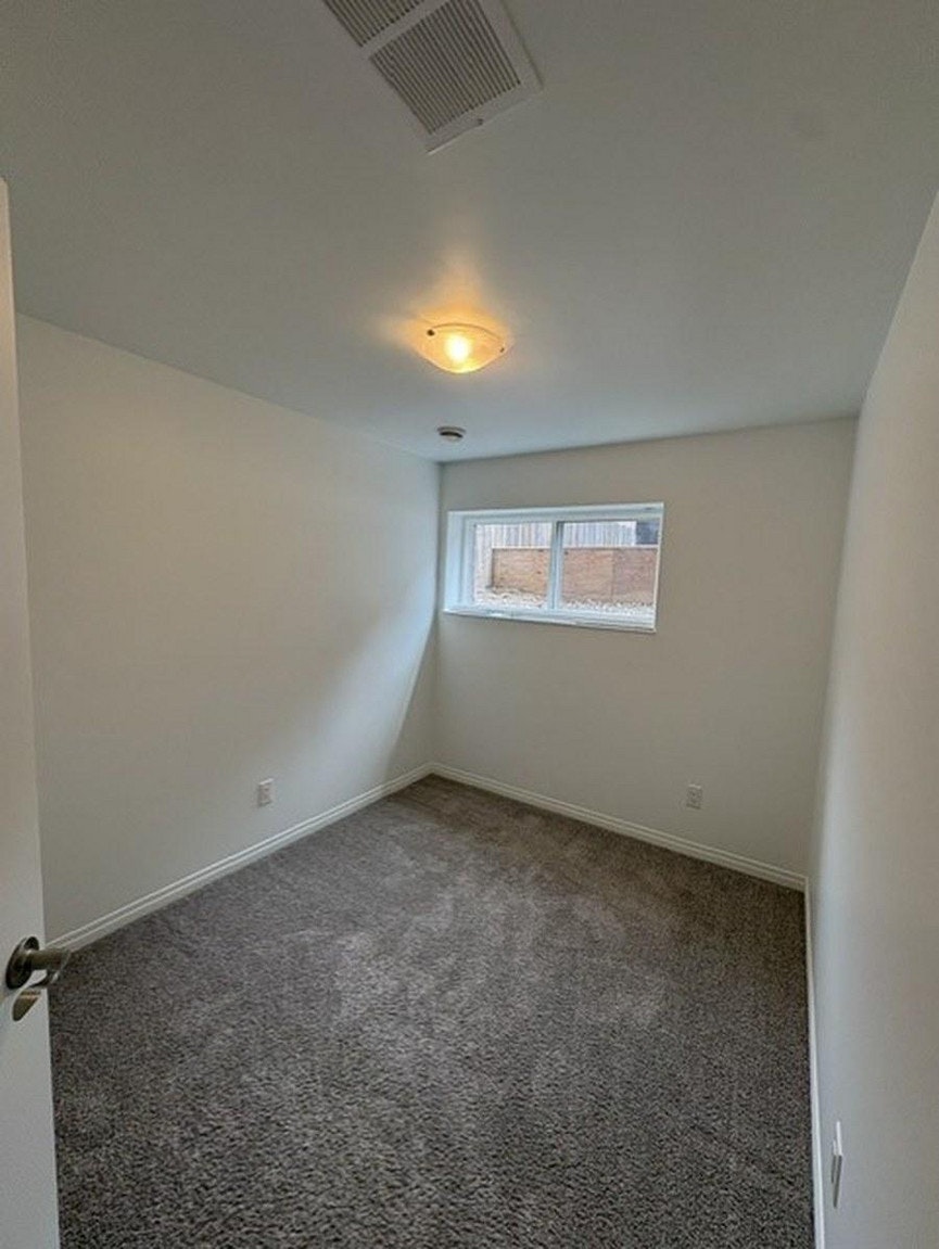12037 Bsmt-12037 59 Street Northwest, Edmonton, AB, T5W 3Y1 - 23