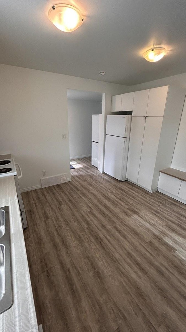 12037 Bsmt-12037 59 Street Northwest, Edmonton, AB, T5W 3Y1 - 10