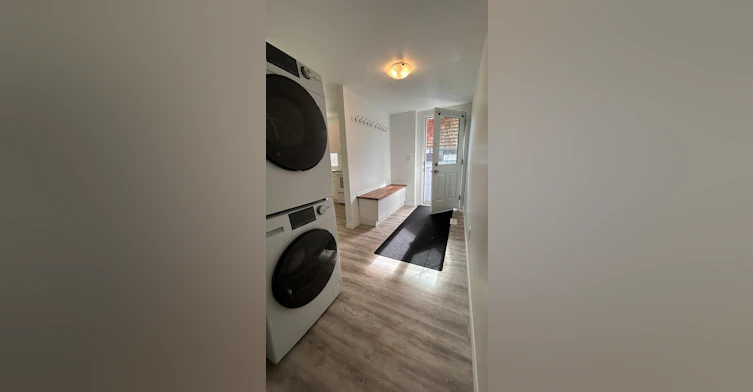 12037 Bsmt-12037 59 Street Northwest, Edmonton, AB, T5W 3Y1 - 4