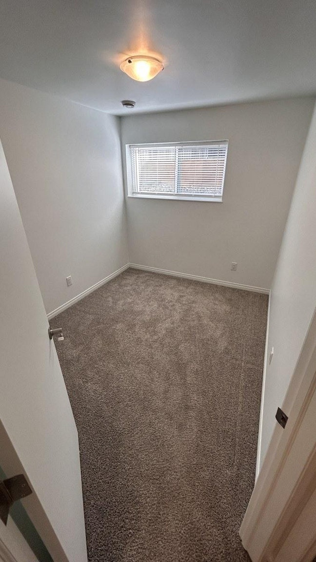 12037 Bsmt-12037 59 Street Northwest, Edmonton, AB, T5W 3Y1 - 17