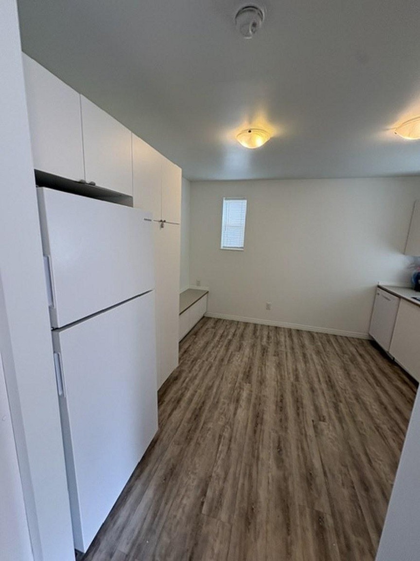 12037 Bsmt-12037 59 Street Northwest, Edmonton, AB, T5W 3Y1 - 7