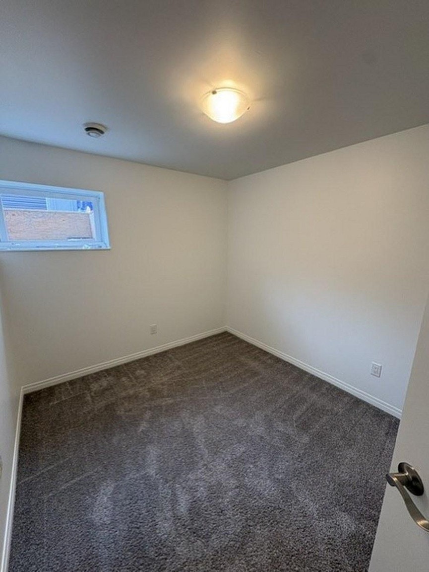 12037 Bsmt-12037 59 Street Northwest, Edmonton, AB, T5W 3Y1 - 22
