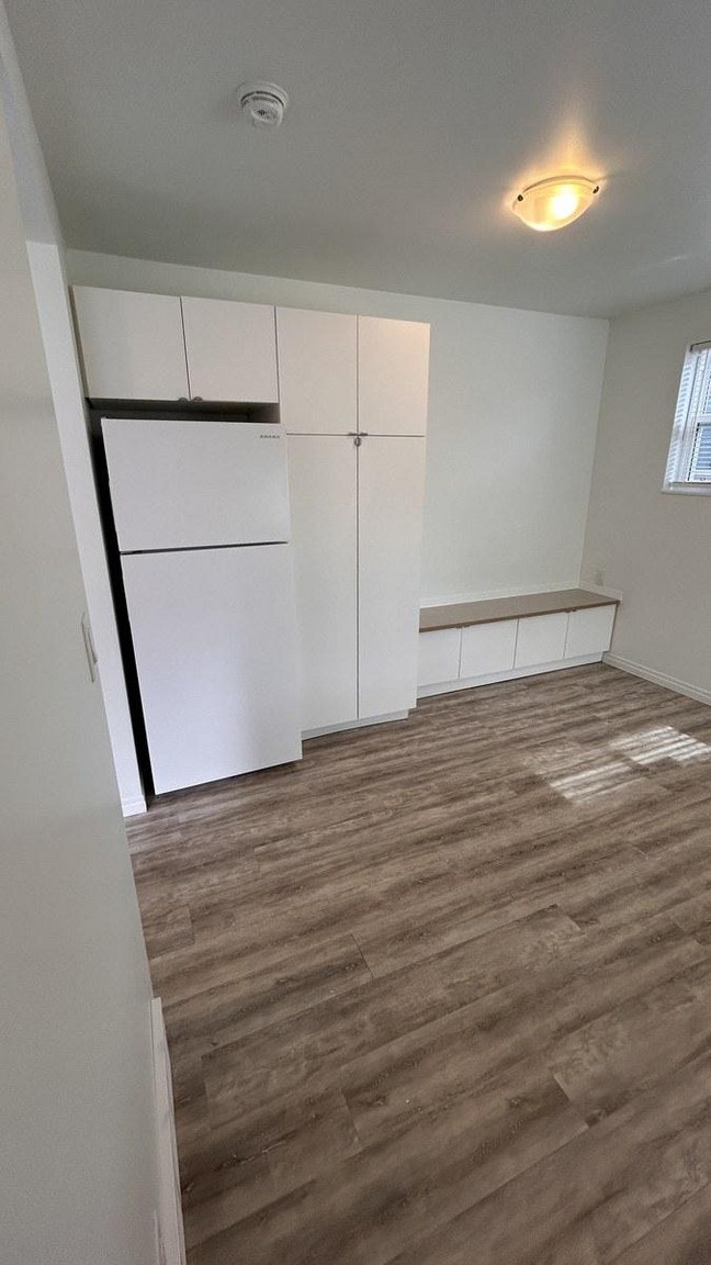12037 Bsmt-12037 59 Street Northwest, Edmonton, AB, T5W 3Y1 - 9