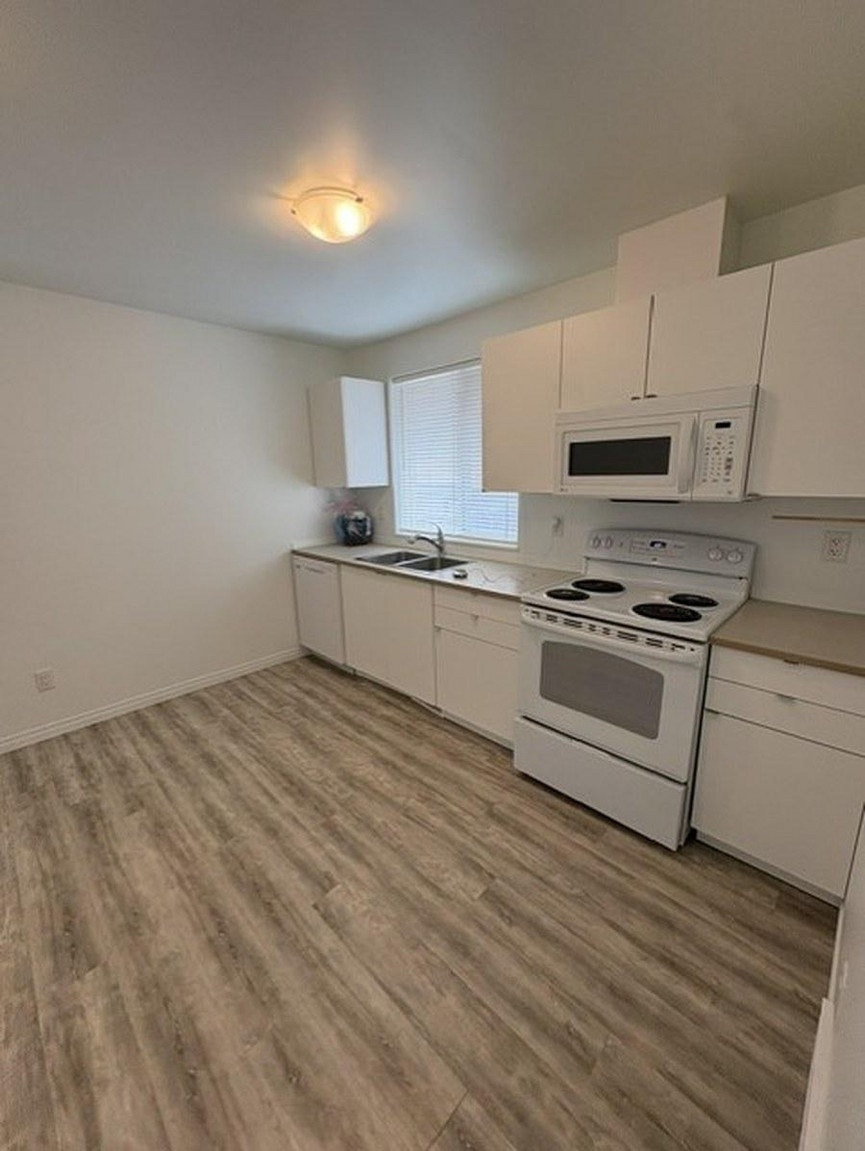 12037 Bsmt-12037 59 Street Northwest, Edmonton, AB, T5W 3Y1 - 8