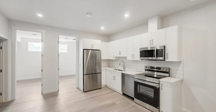 2108 Home Road Northwest, Calgary, AB, T3B 1H7 - 3