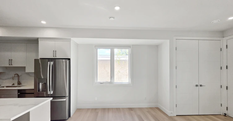 7412 34 Avenue Northwest, Calgary, AB, T3B 1N6 - 2