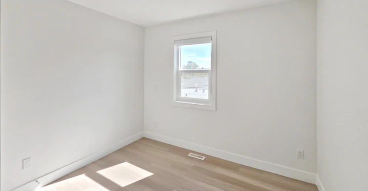 7412 34 Avenue Northwest, Calgary, AB, T3B 1N6 - 9