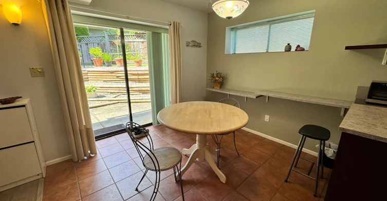 7928 Meadowood Drive, Burnaby, BC, V5A 4E5 - 4