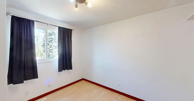 4940 39 Avenue Southwest, Calgary, AB, T3E 6K4 - 12
