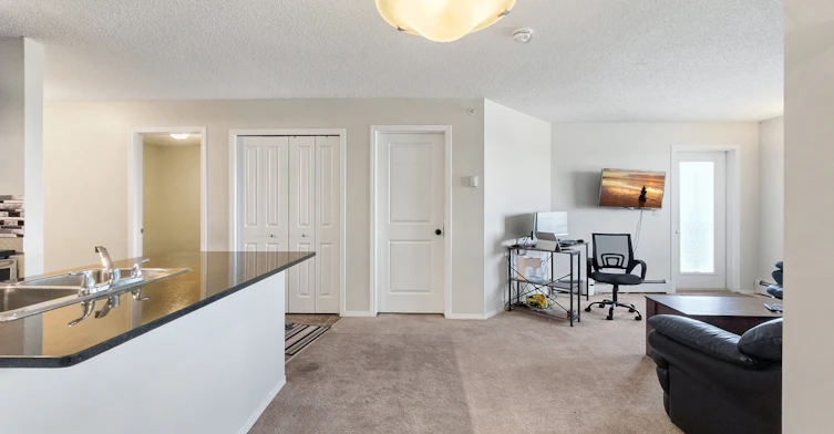 413-5 Saddlestone Way, Calgary, AB, T3J 0S2 - 4