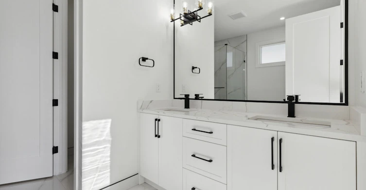Upper-33 Harvard Street Northwest, Calgary, AB, T2K 2B5 - 12