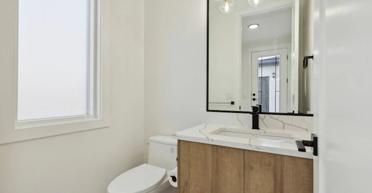 Upper-33 Harvard Street Northwest, Calgary, AB, T2K 2B5 - 13