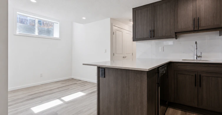 25B-25B Yorkstone Row Southwest, Calgary, AB, T2X 5B6 - 5