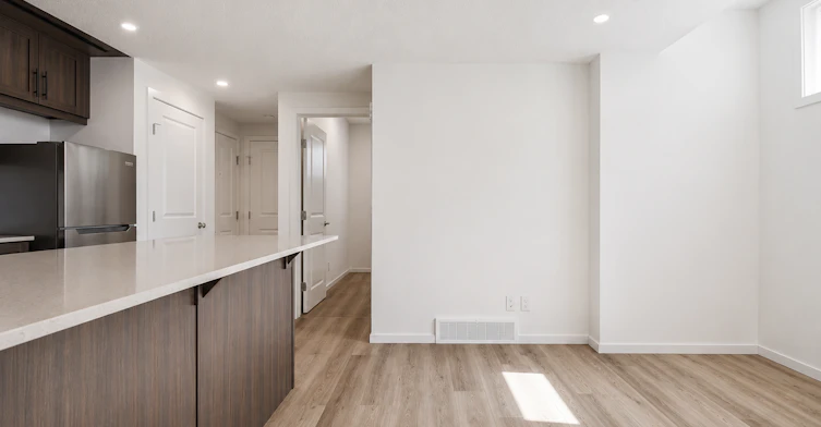 25B-25B Yorkstone Row Southwest, Calgary, AB, T2X 5B6 - 6