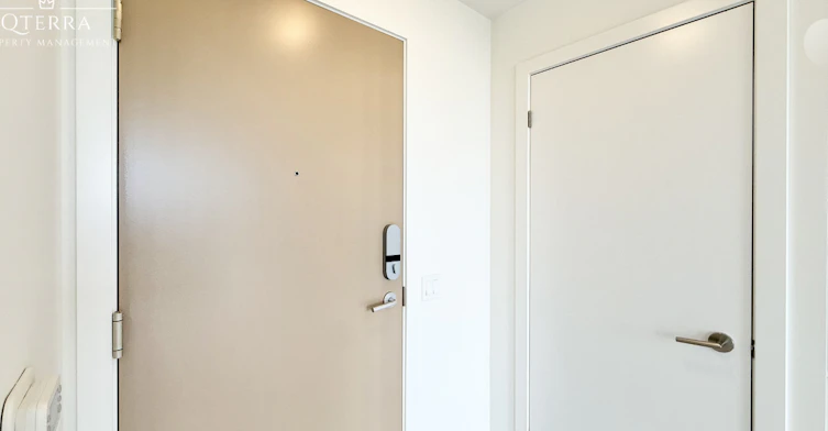 2010-5 Quarrington Lane, Toronto, ON, M3C 0S5 - 7