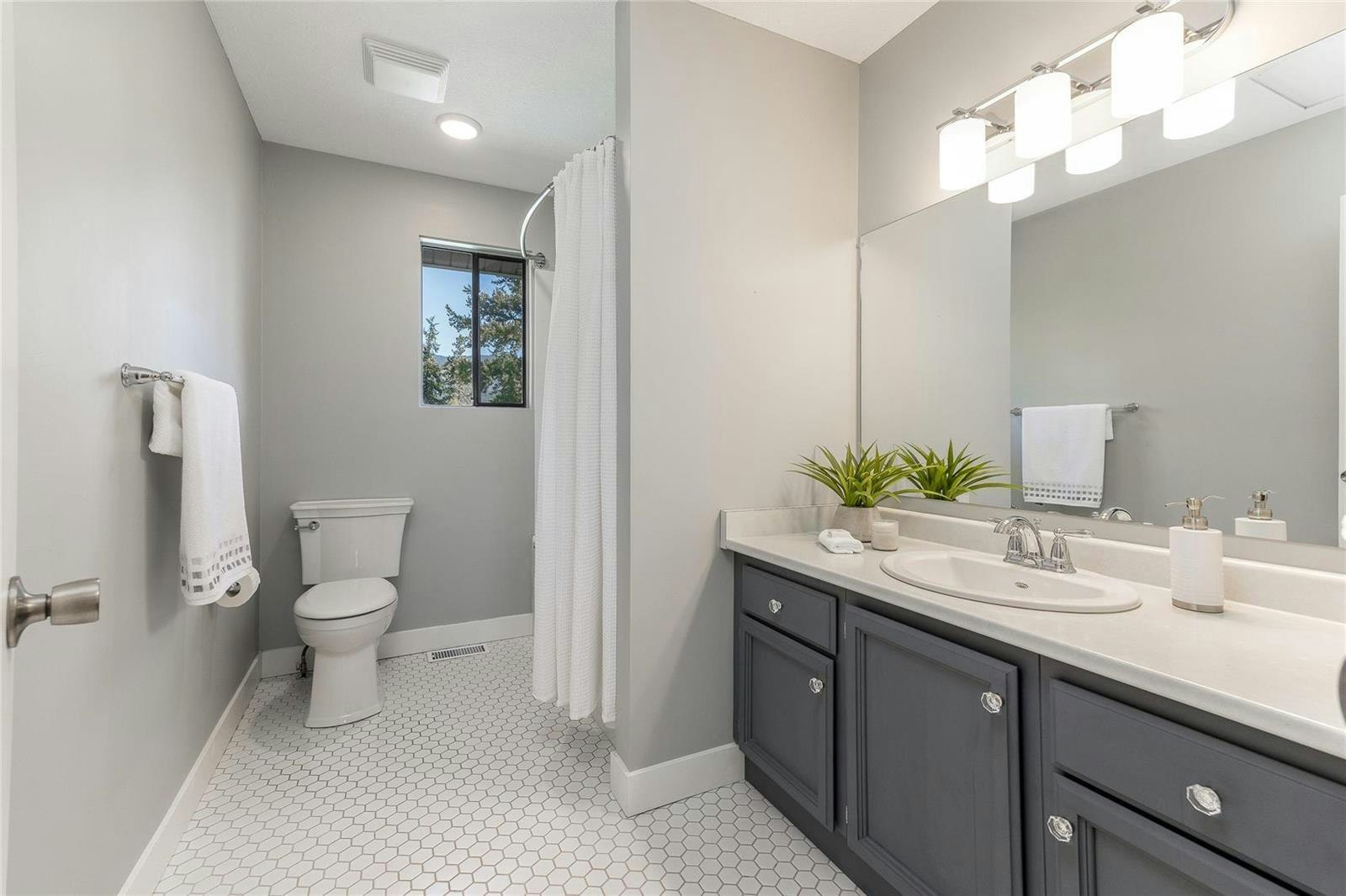 2579 Pineridge Place, West Kelowna, BC, V4T 2J7 - 25