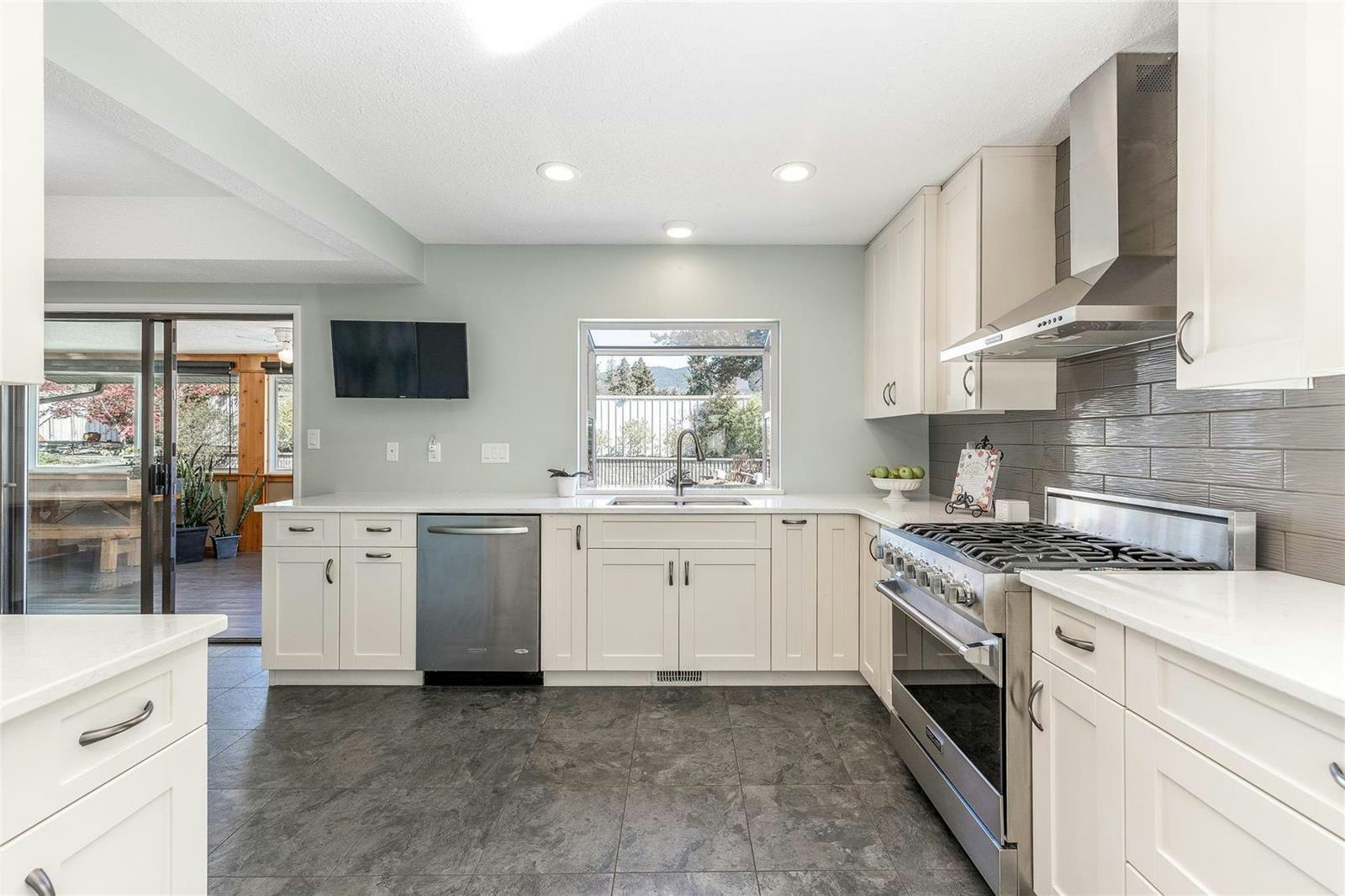 2579 Pineridge Place, West Kelowna, BC, V4T 2J7 - 7