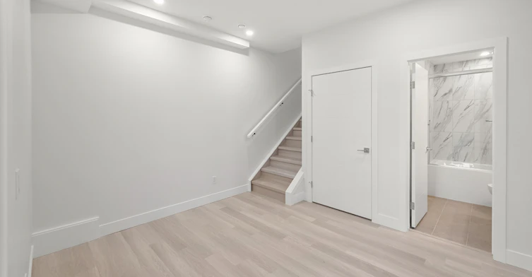 7412 34 Avenue Northwest, Calgary, AB, T3B 1N6 - 3