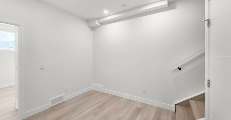 7412 34 Avenue Northwest, Calgary, AB, T3B 1N6 - 2