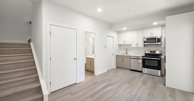 7412 34 Avenue Northwest, Calgary, AB, T3B 1N6 - 7
