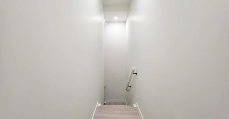 7412 34 Avenue Northwest, Calgary, AB, T3B 1N6 - 8