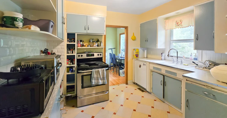 1720 13 Avenue Northwest, Calgary, AB, T2N 1L1 - 11