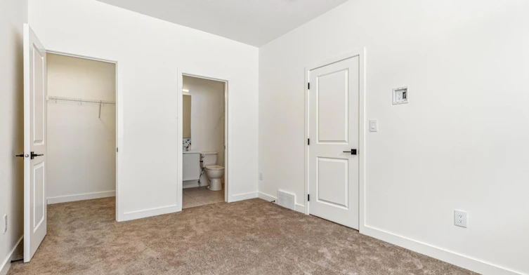 11430 123 Street Northwest, Edmonton, AB, T5M 0G2 - 9