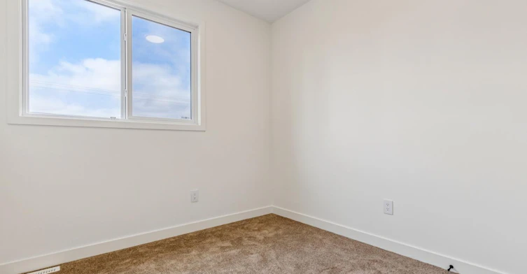 11430 123 Street Northwest, Edmonton, AB, T5M 0G2 - 3