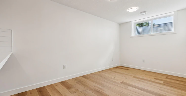 11430 123 Street Northwest, Edmonton, AB, T5M 0G2 - 6