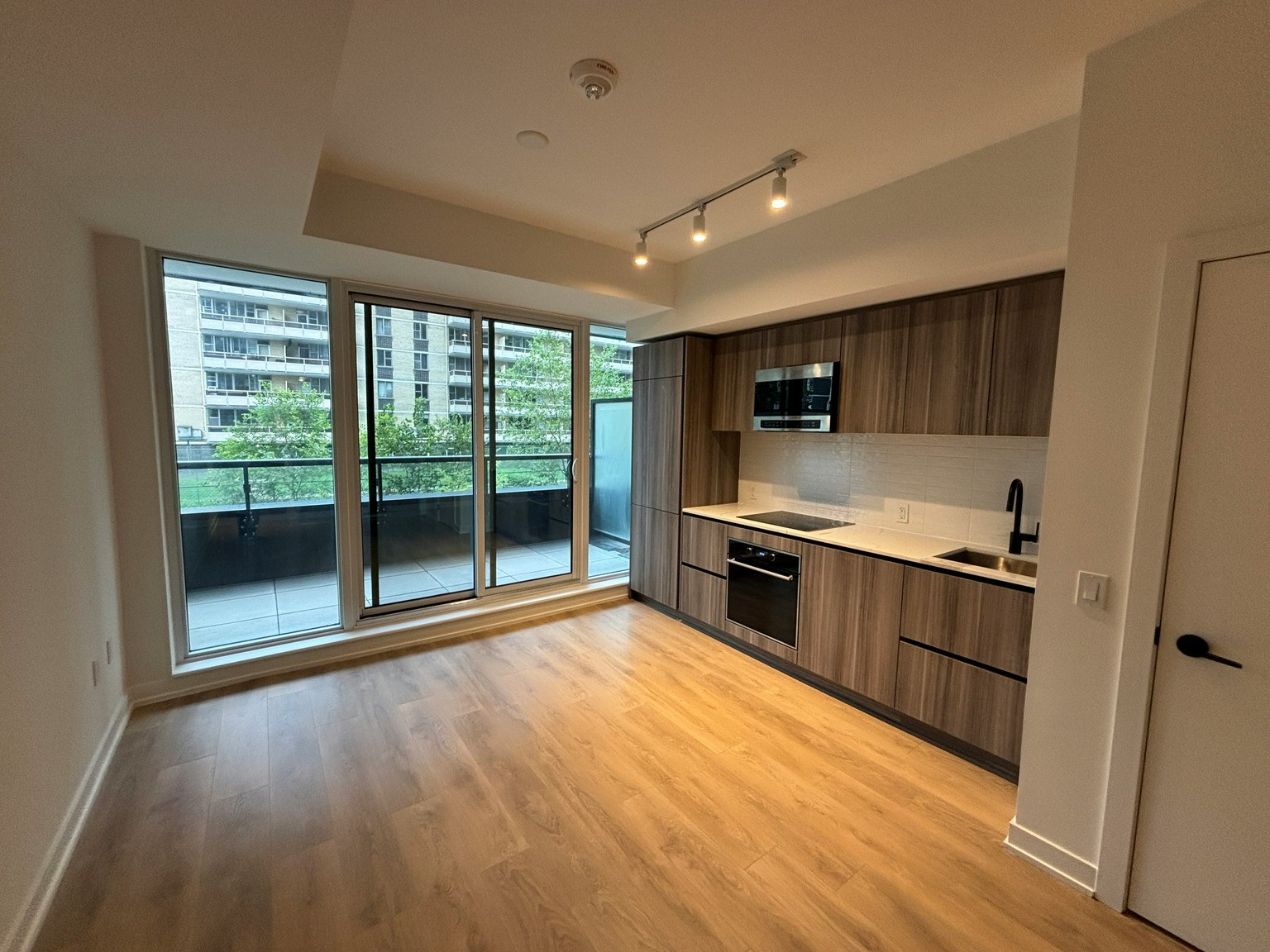 213-117 Broadway Avenue, Toronto, ON, M4P 1V3 - 2