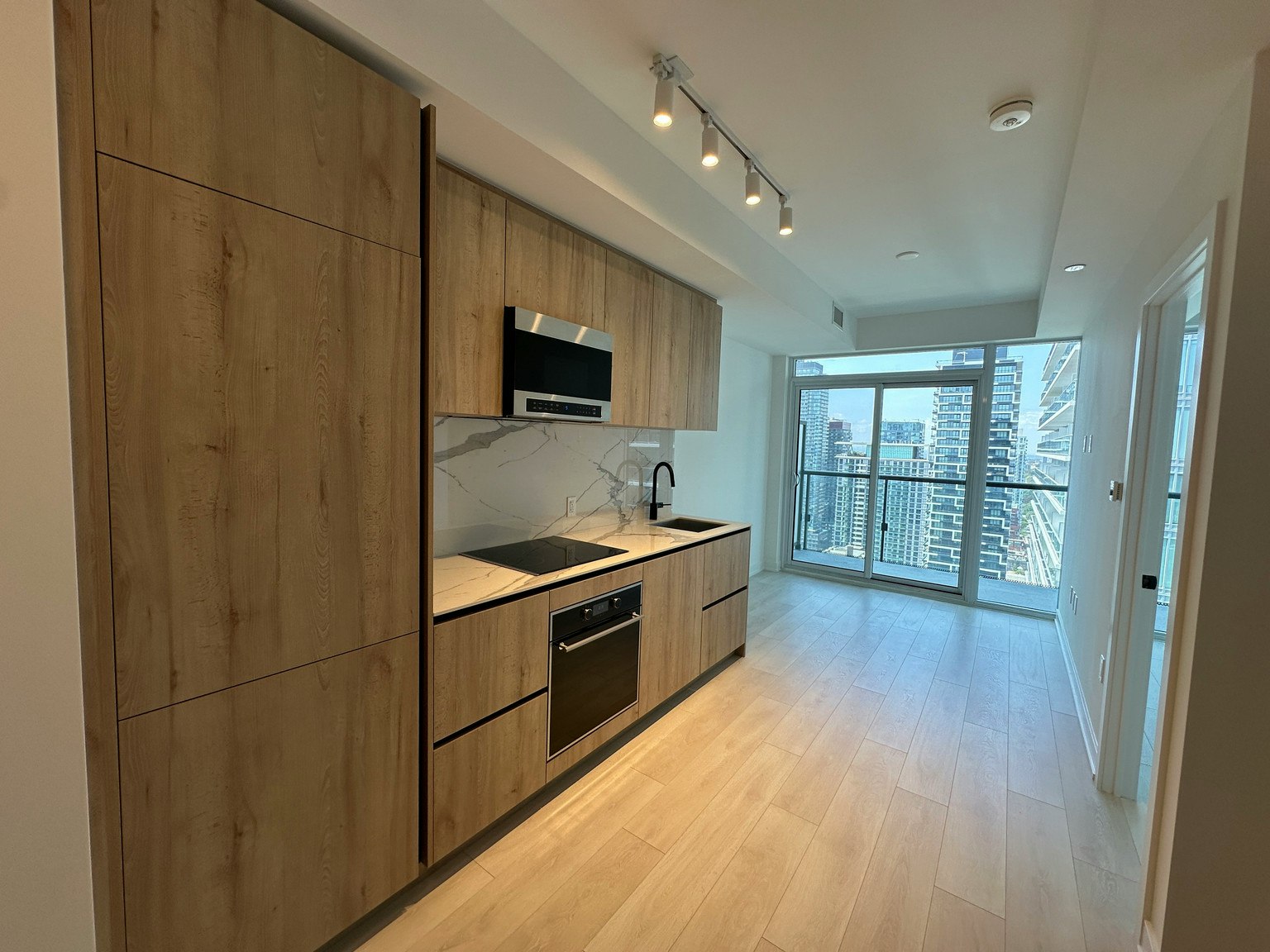 3304-117 Broadway Avenue, Toronto, ON, M4P 1V3 - 3