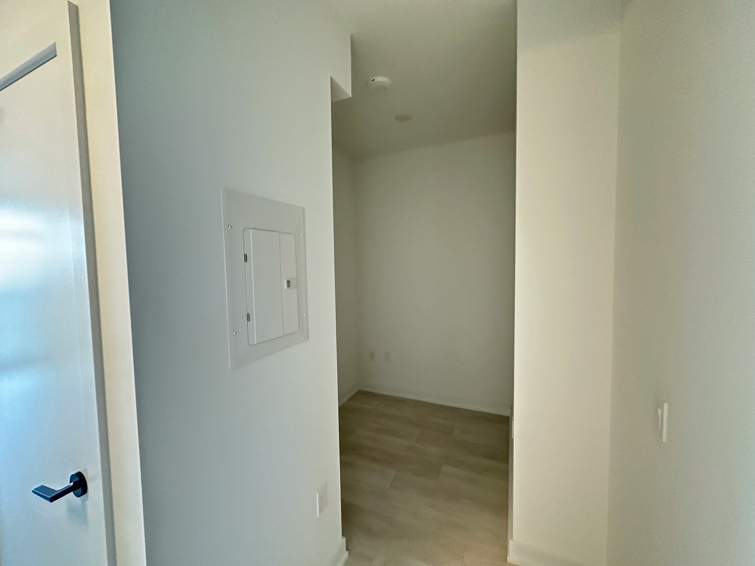 3304-117 Broadway Avenue, Toronto, ON, M4P 1V3 - 2