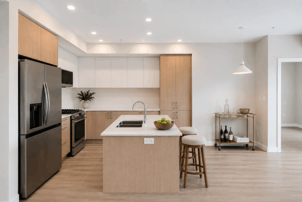 308-2900 Tillicum Road, Saanich, BC, V9A 0L9 - 3