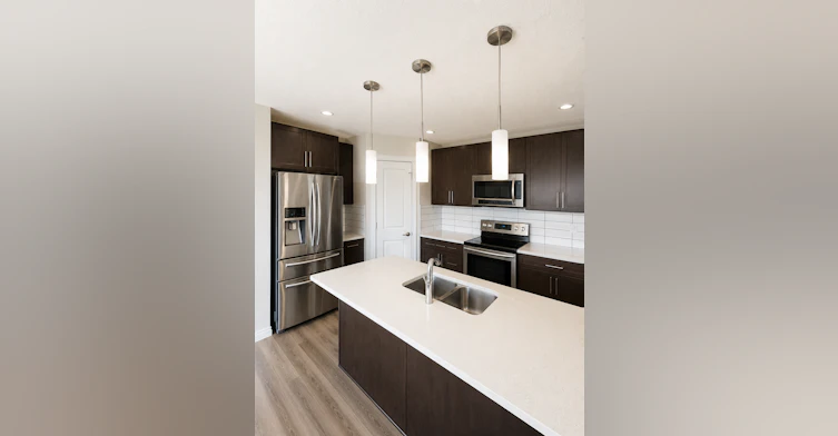 1-3117 11 Avenue Northwest, Edmonton, AB, T6L 2L5 - 5
