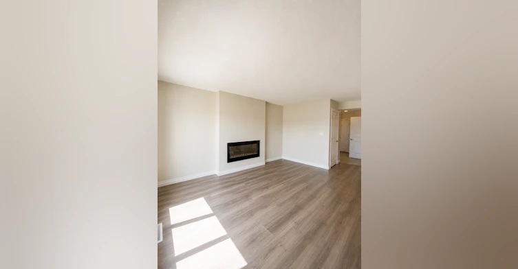 1-3117 11 Avenue Northwest, Edmonton, AB, T6L 2L5 - 2