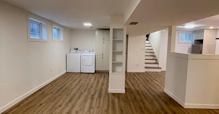 11625 83 Street Northwest, Edmonton, AB, T5B 2Y7 - 8