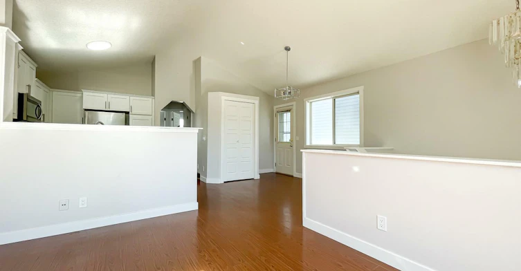Upper-70 Martinbrook Link Northeast, Calgary, AB, T3J 3N9 - 7