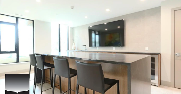303-128 West 15th Street, North Vancouver, BC, V7M 1R5 - 5