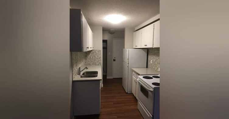10635 123 Street Northwest, Edmonton, AB, T5N 1P3 - 3